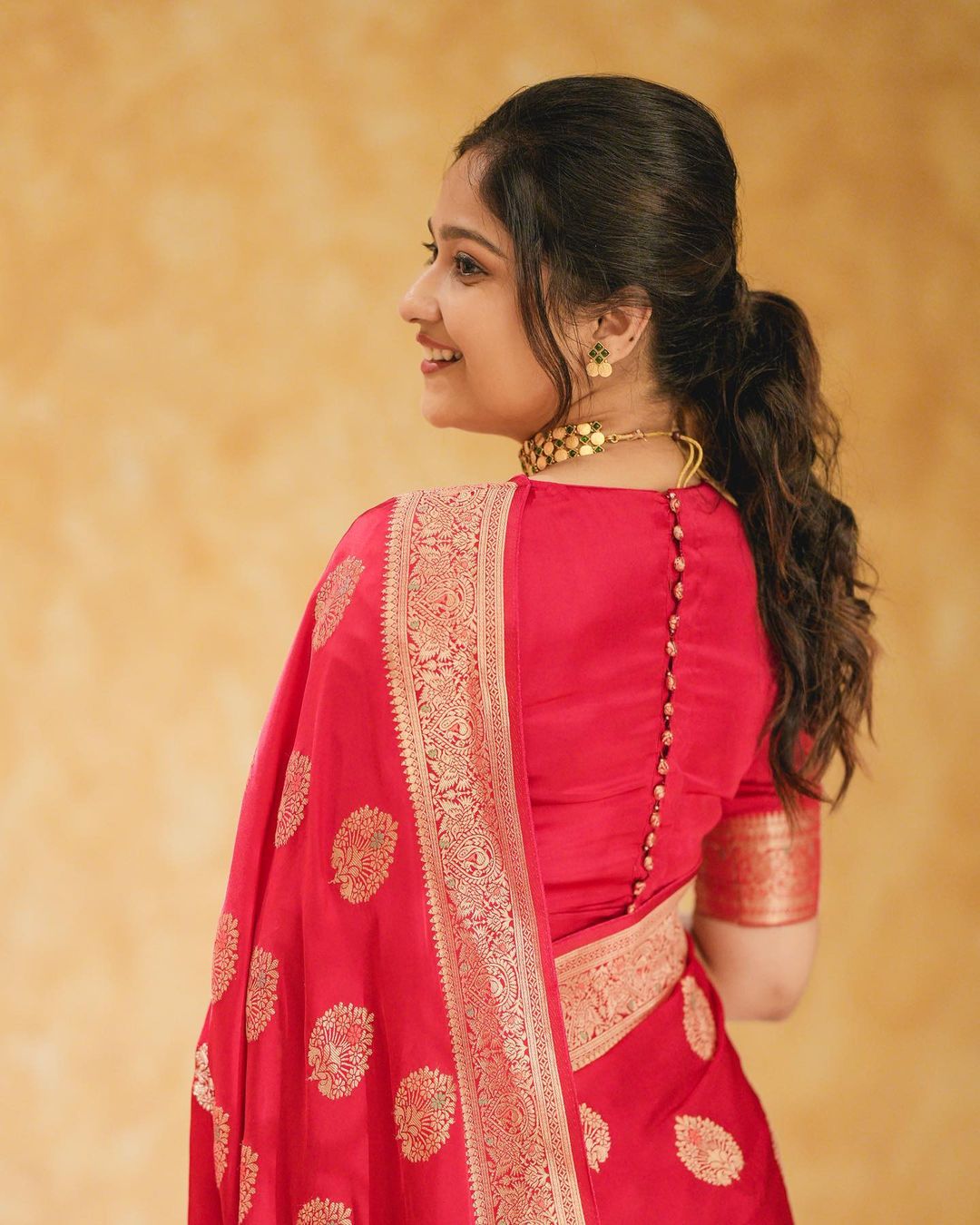 Prettiest glam Red Soft Silk Saree With Skinny Blouse Piece