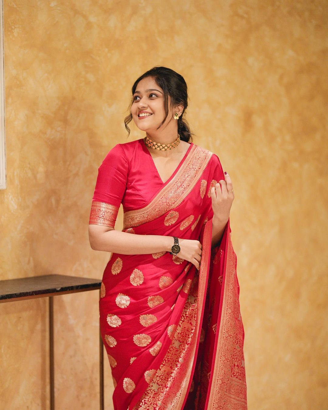 Prettiest glam Red Soft Silk Saree With Skinny Blouse Piece