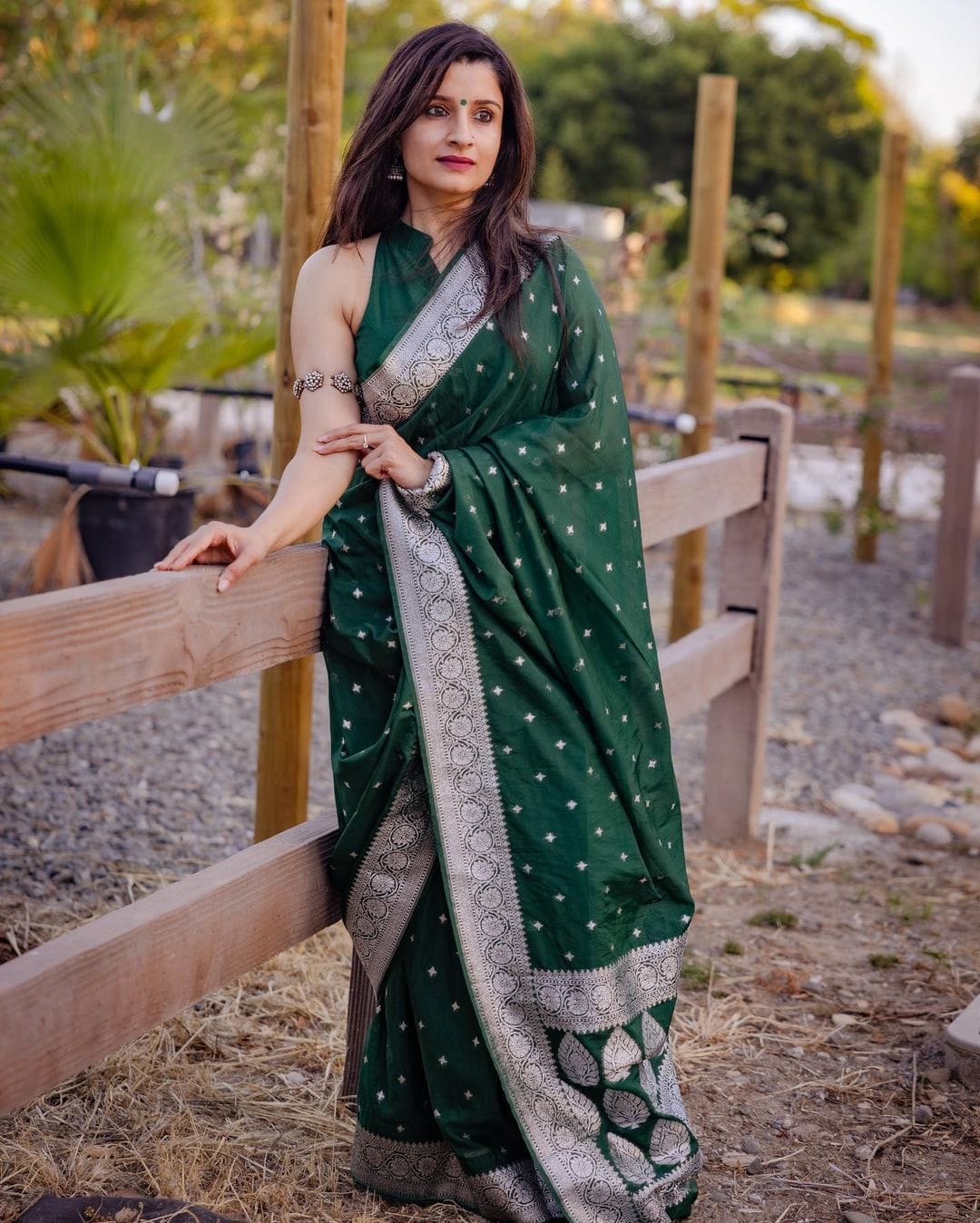 Dazzling Green Cotton Silk Saree With Assemblage Blouse Piece