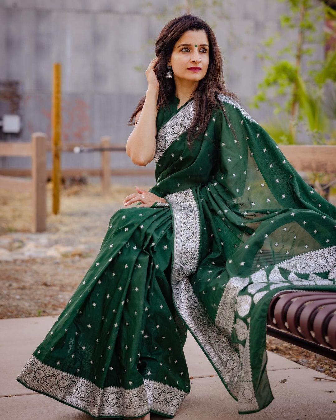 Dazzling Green Cotton Silk Saree With Assemblage Blouse Piece