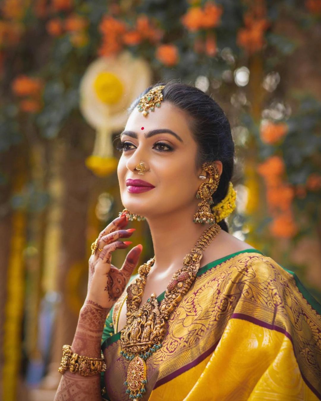 Charismatic Yellow Soft Silk Saree With Staring Blouse Piece