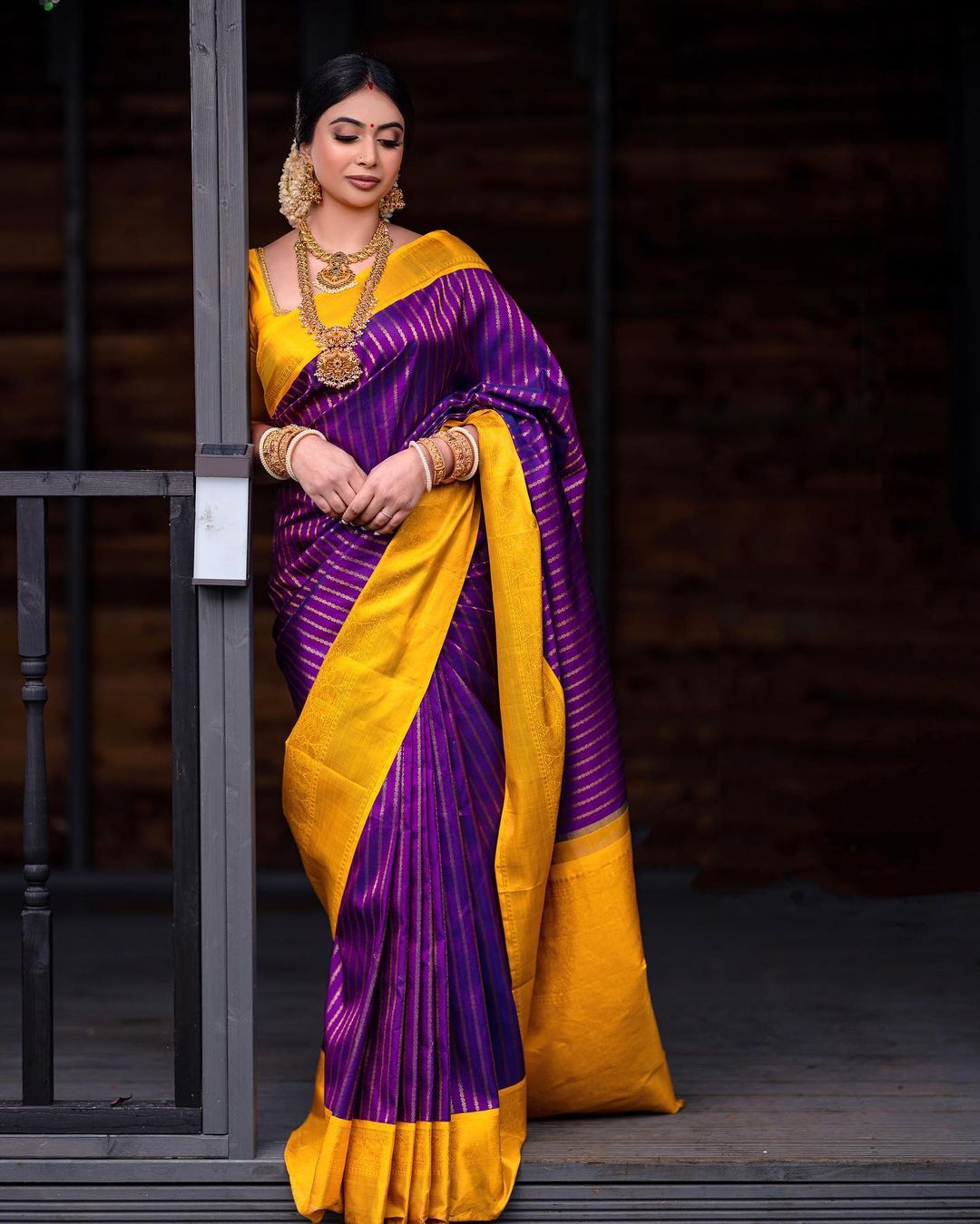 Gratifying Purple Soft Silk Saree With Murmurous Blouse Piece