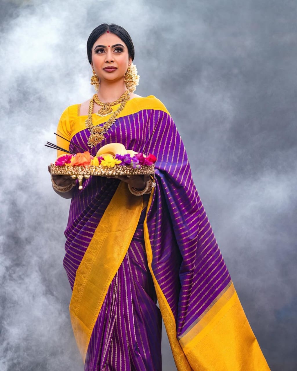 Gratifying Purple Soft Silk Saree With Murmurous Blouse Piece