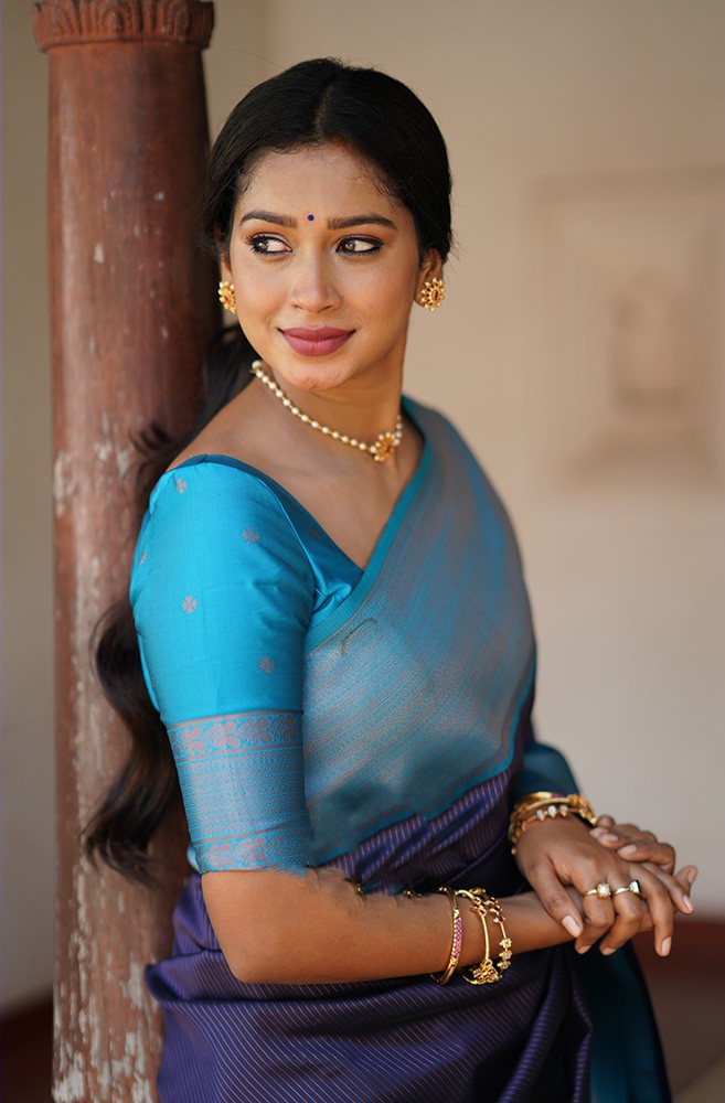 Sophisticated Navy Blue Soft Silk Saree With Beautiful Blouse Piece