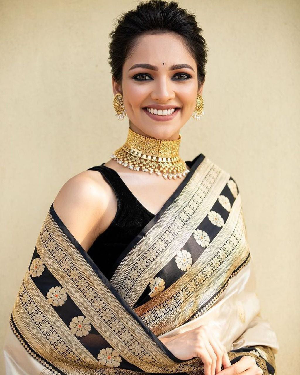 Seraglio Off White Soft Silk Saree With Phenomenal Blouse Piece