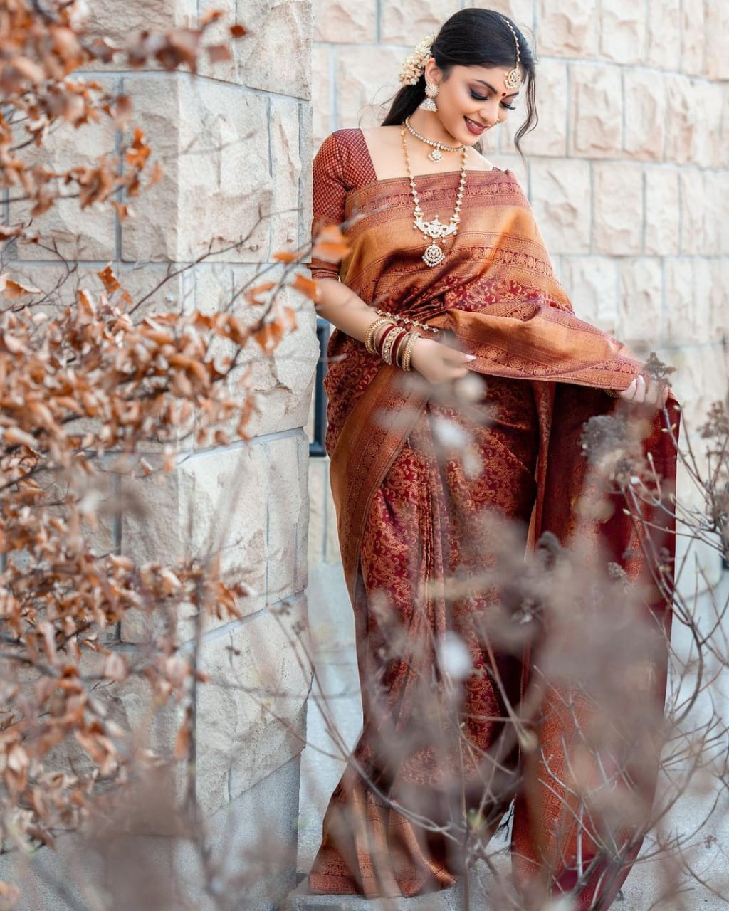 Stunner Wine Soft Silk Saree With Staggering Blouse Piece