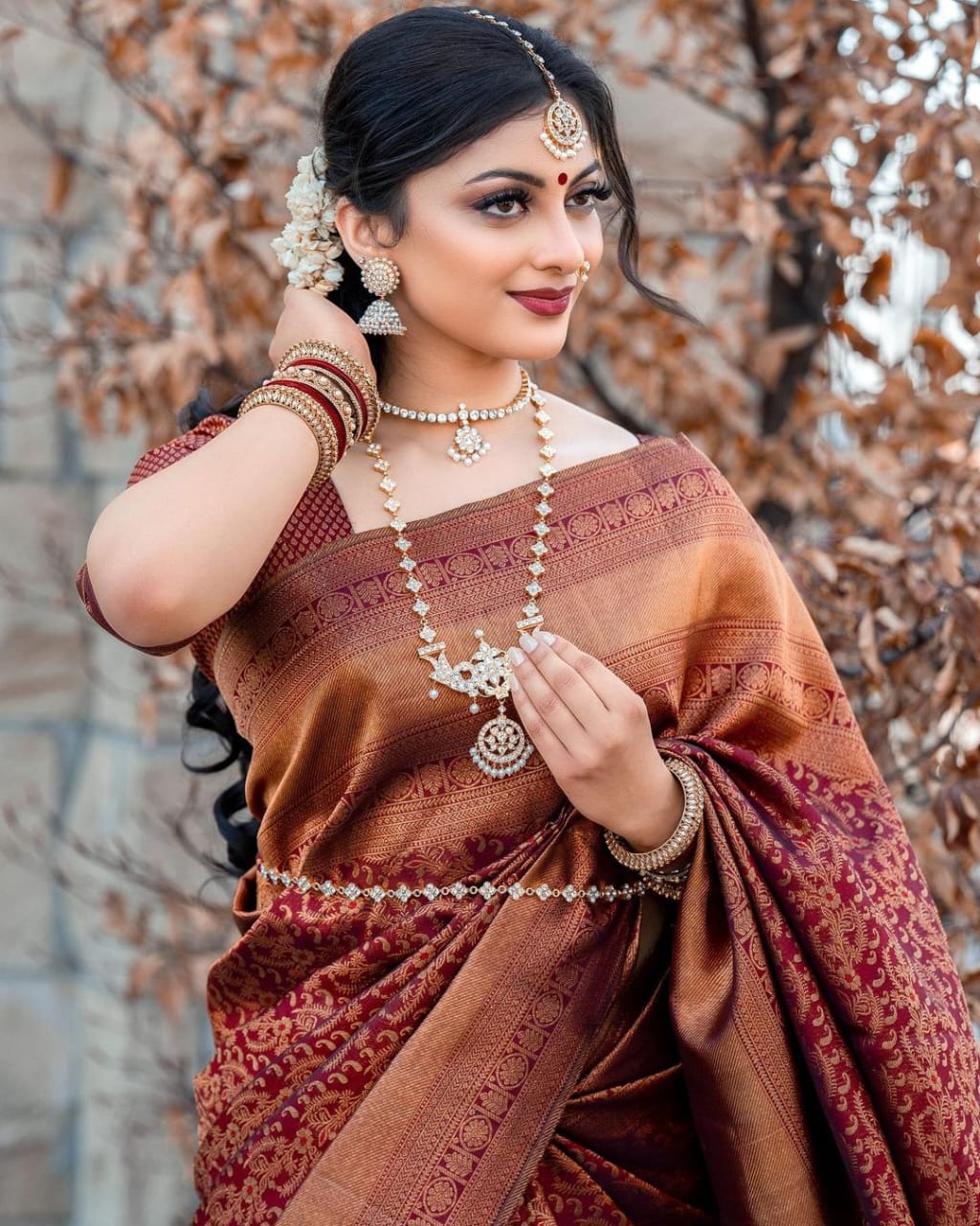 Stunner Wine Soft Silk Saree With Staggering Blouse Piece