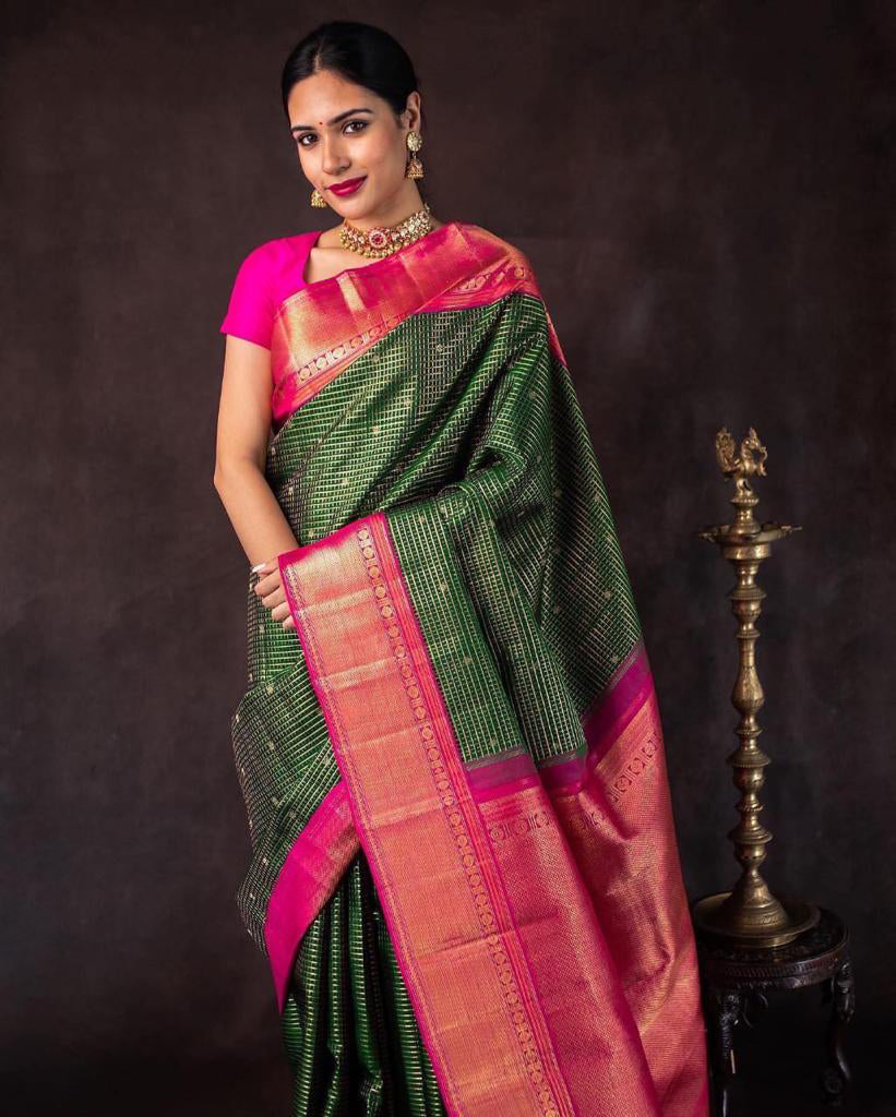 Super classy Green Soft Silk Saree With Dalliance Blouse Piece