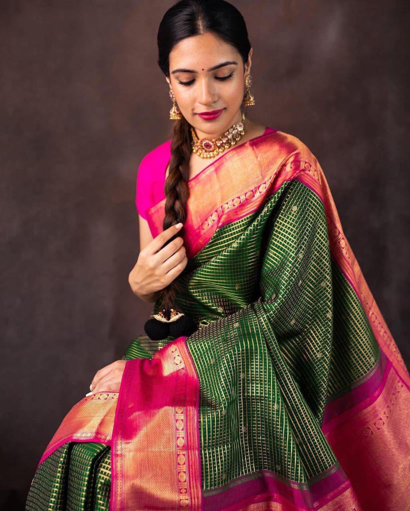 Super classy Green Soft Silk Saree With Dalliance Blouse Piece