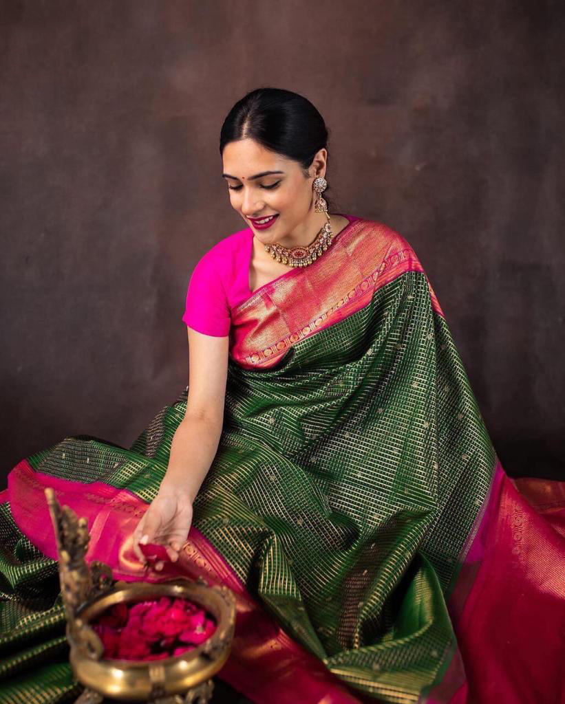 Super classy Green Soft Silk Saree With Dalliance Blouse Piece