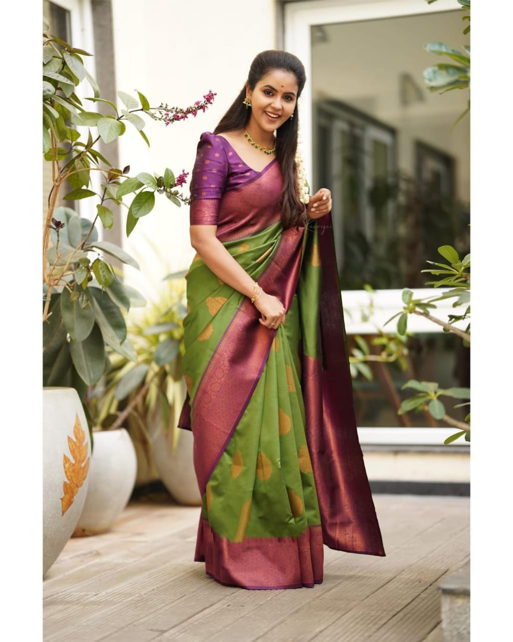 Forbearance Green Soft Silk Saree With Transcendent Blouse Piece