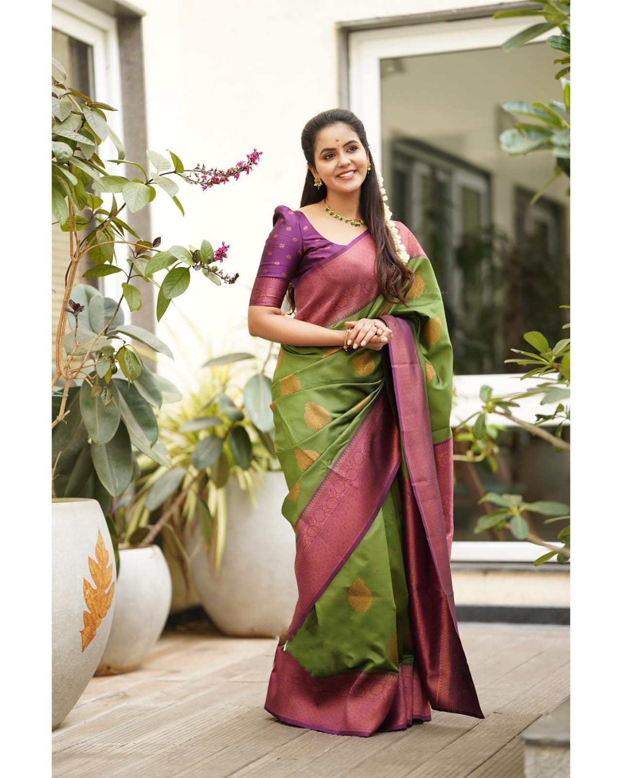 Forbearance Green Soft Silk Saree With Transcendent Blouse Piece