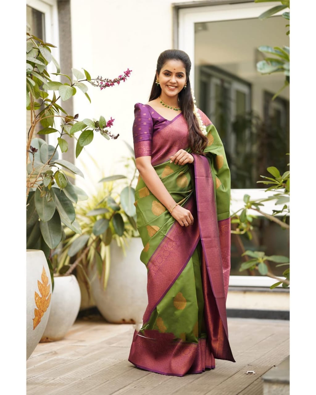 Forbearance Green Soft Silk Saree With Transcendent Blouse Piece