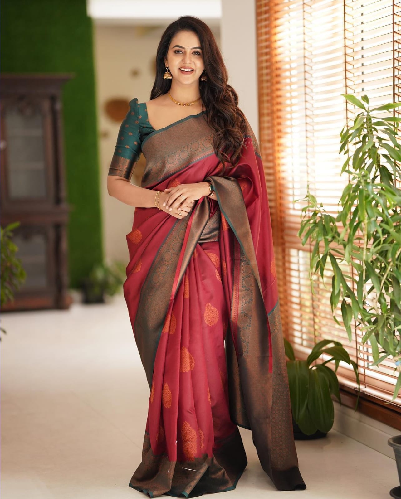 Mellifluous Maroon Soft Silk Saree With Splendorous Blouse Piece