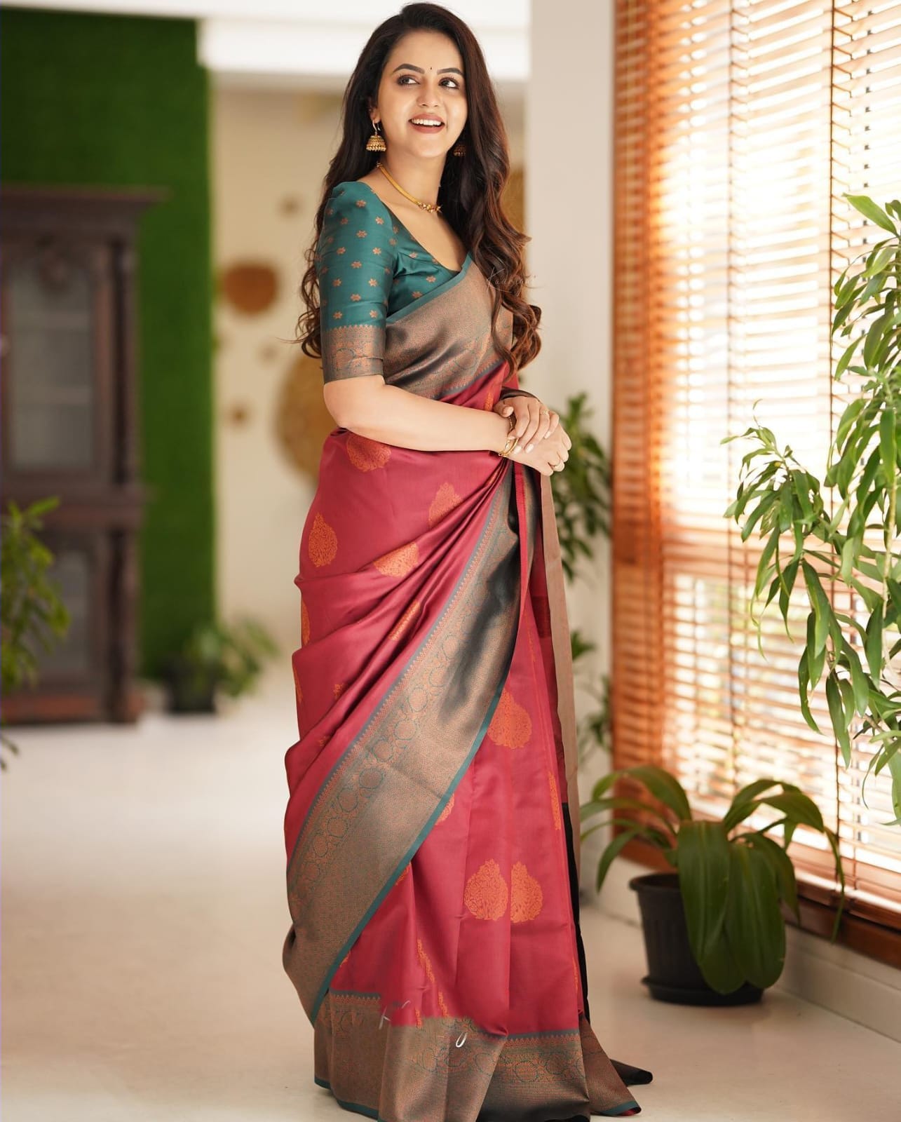 Mellifluous Maroon Soft Silk Saree With Splendorous Blouse Piece