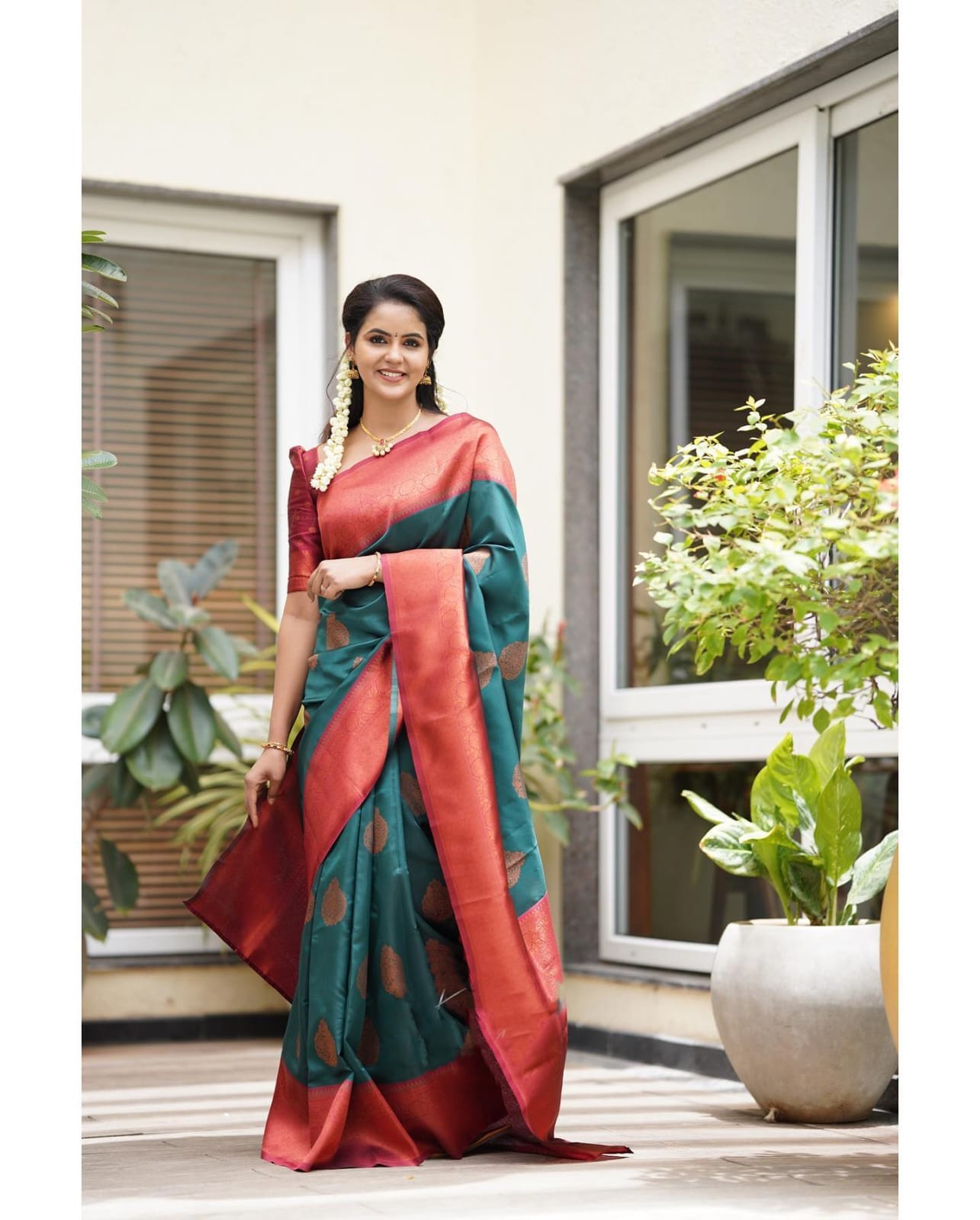 Devastating Rama Soft Silk Saree With Profuse Blouse Piece