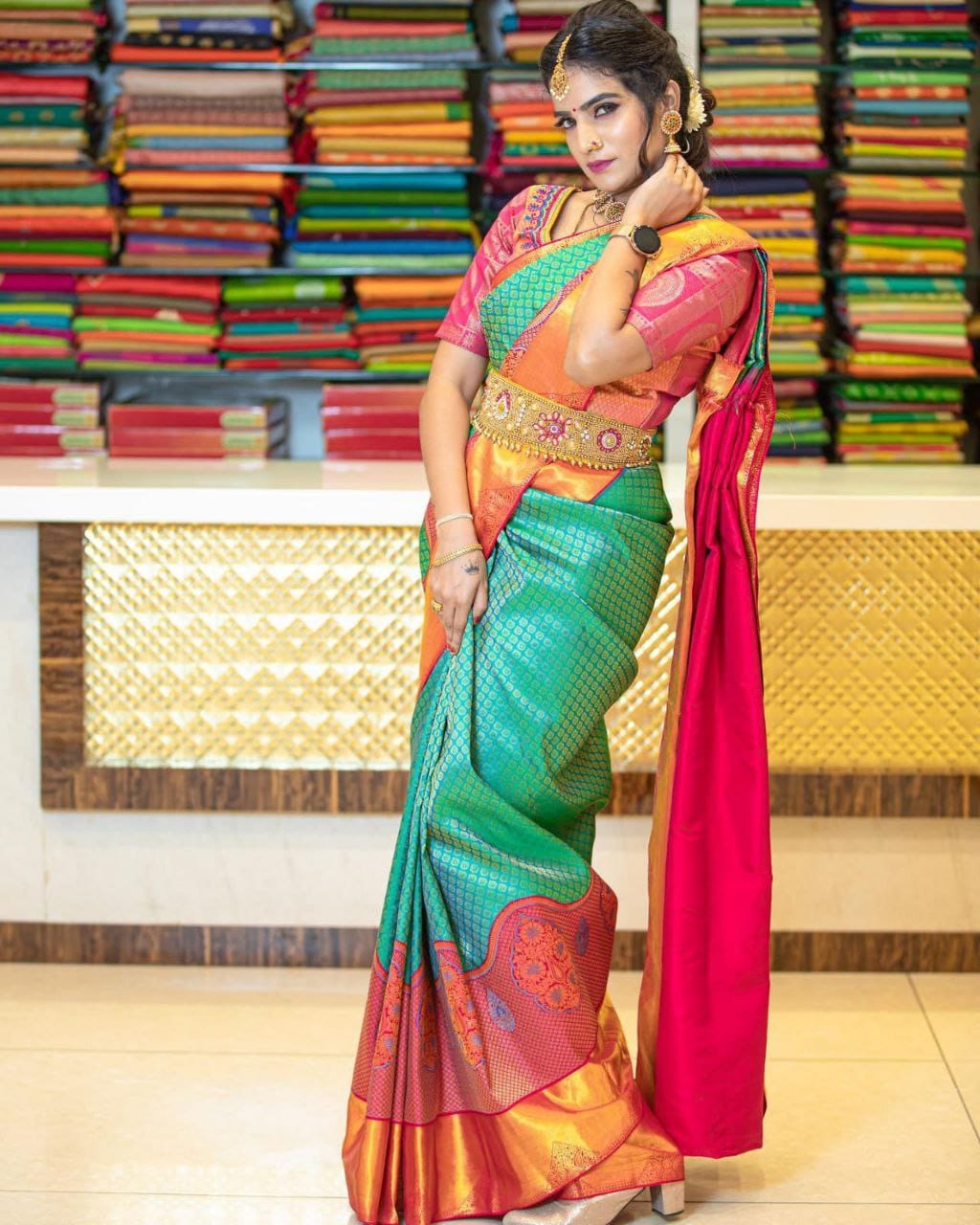 Desiring Rama Soft Silk Saree With Glittering Blouse Piece