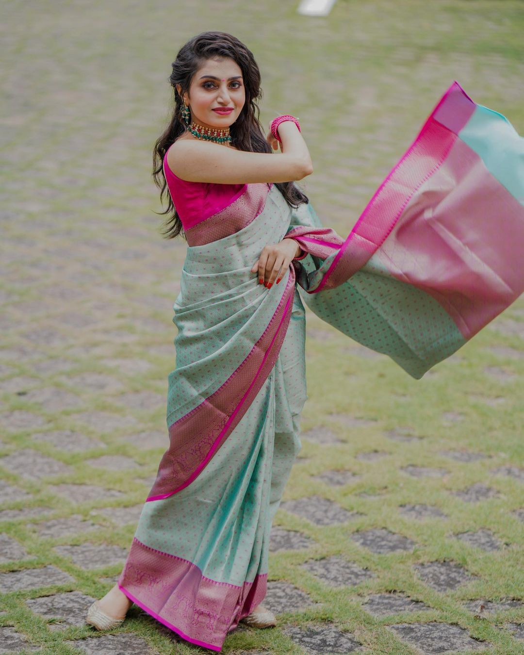 Flameboyant Sea Green Soft Silk Saree With Surpassing Blouse Piece