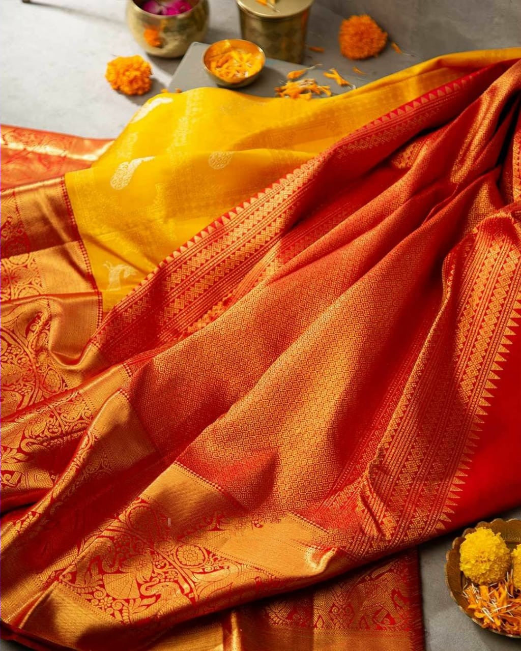 Flattering Yellow Soft Silk Saree With Adoring Blouse Piece