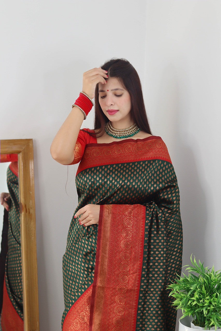 Smart Dark Green Soft Silk Saree With Smart Blouse Piece