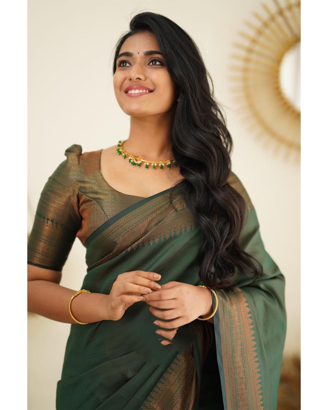 Cynosure Green Soft Silk Saree With Snappy Blouse Piece