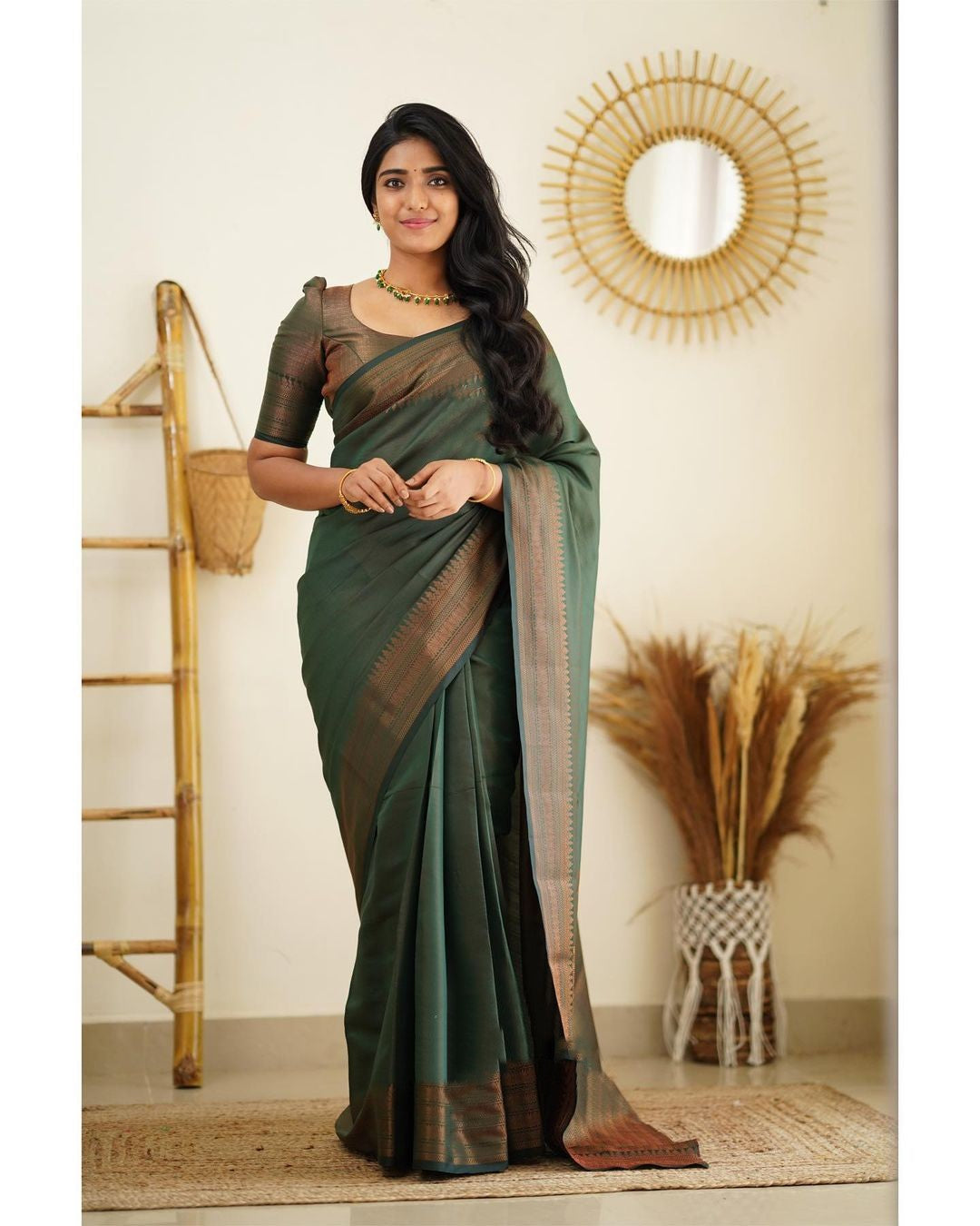 Cynosure Green Soft Silk Saree With Snappy Blouse Piece