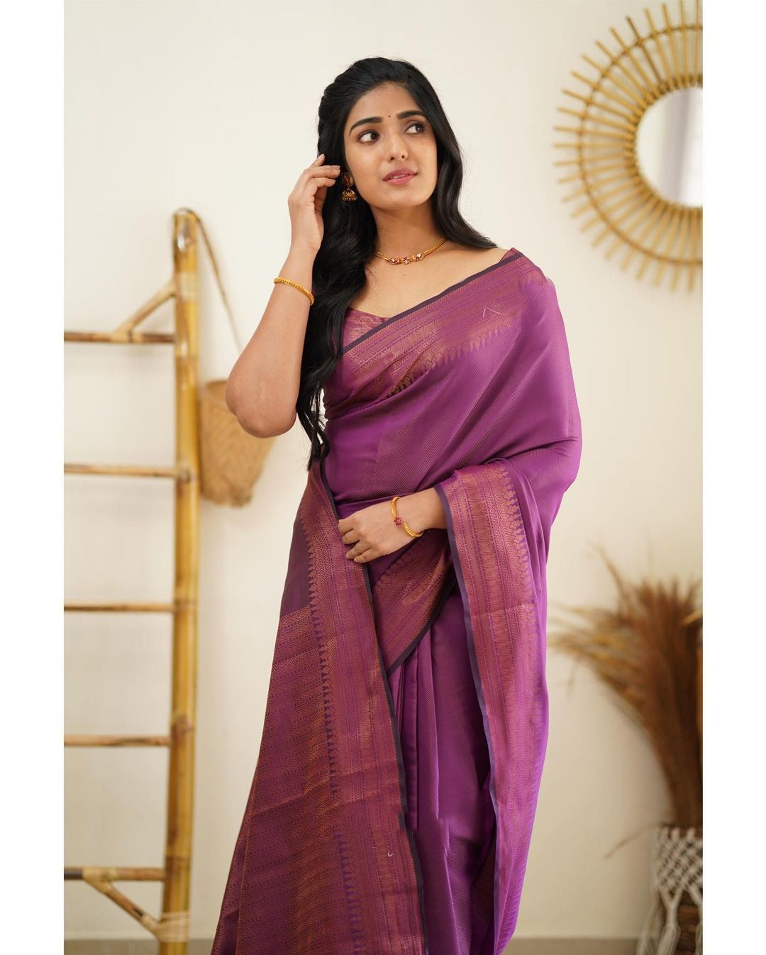 Traditional Purple Soft Silk Saree With Luxuriant Blouse Piece