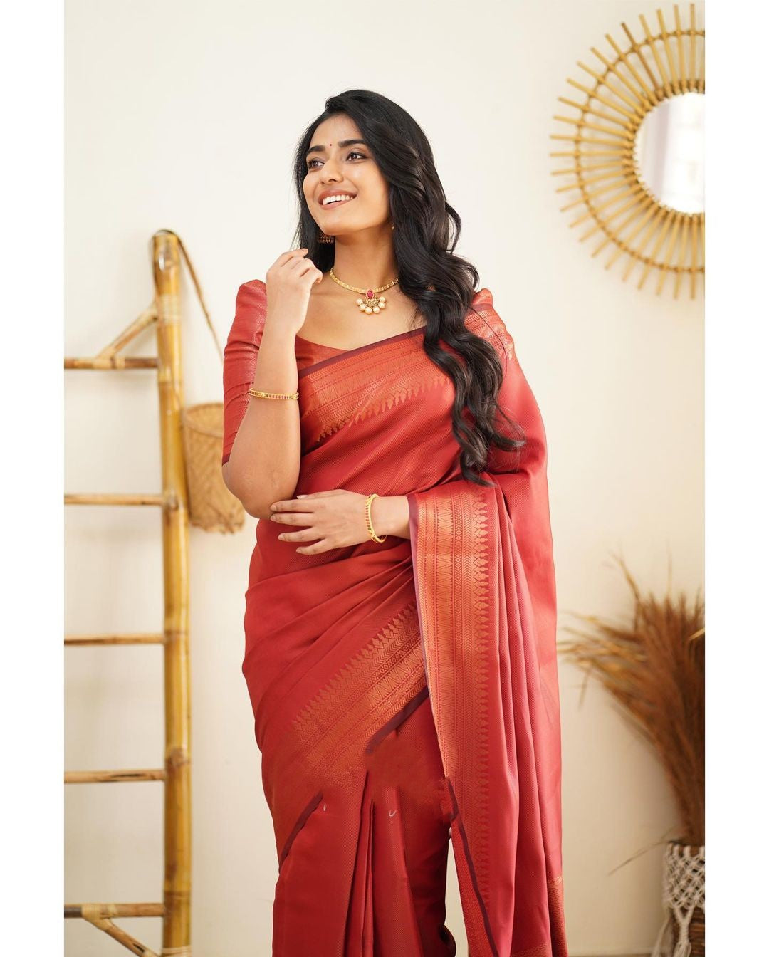 Most Flattering Red Soft Silk Saree With Artistic Blouse Piece