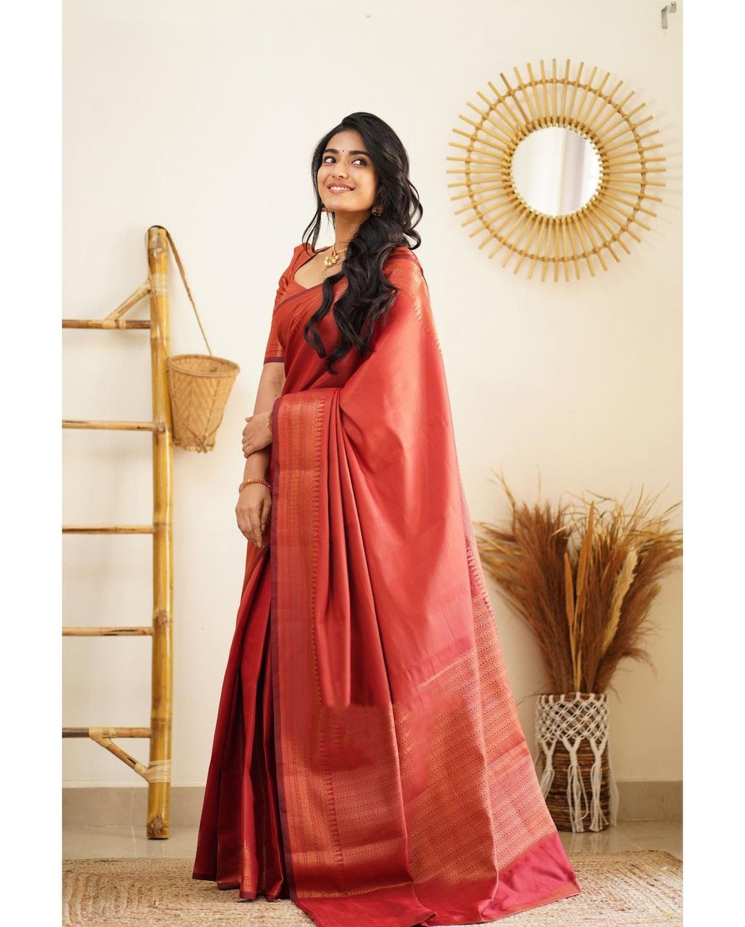 Most Flattering Red Soft Silk Saree With Artistic Blouse Piece