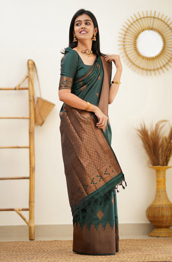 Supernal Dark Green Soft Silk Saree With Mesmeric Blouse Piece