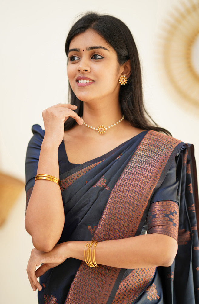 Imaginative Navy Blue Soft Silk Saree With Blissful Blouse Piece