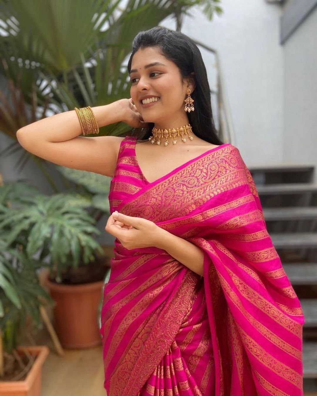 Groovy Pink Soft Silk Saree With Quintessential Blouse Piece