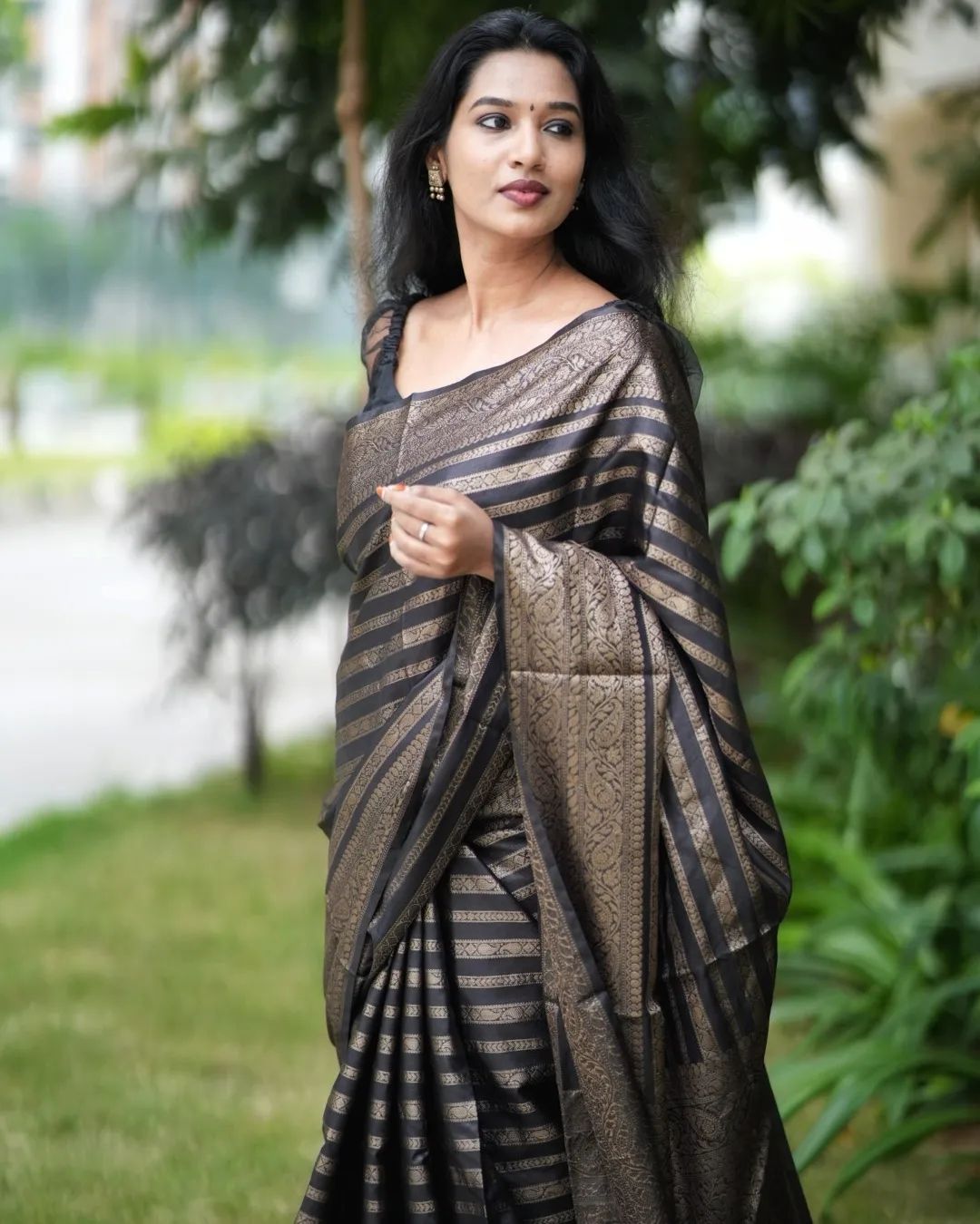 Mesmeric Black Soft Silk Saree With Ratatouille Blouse Piece