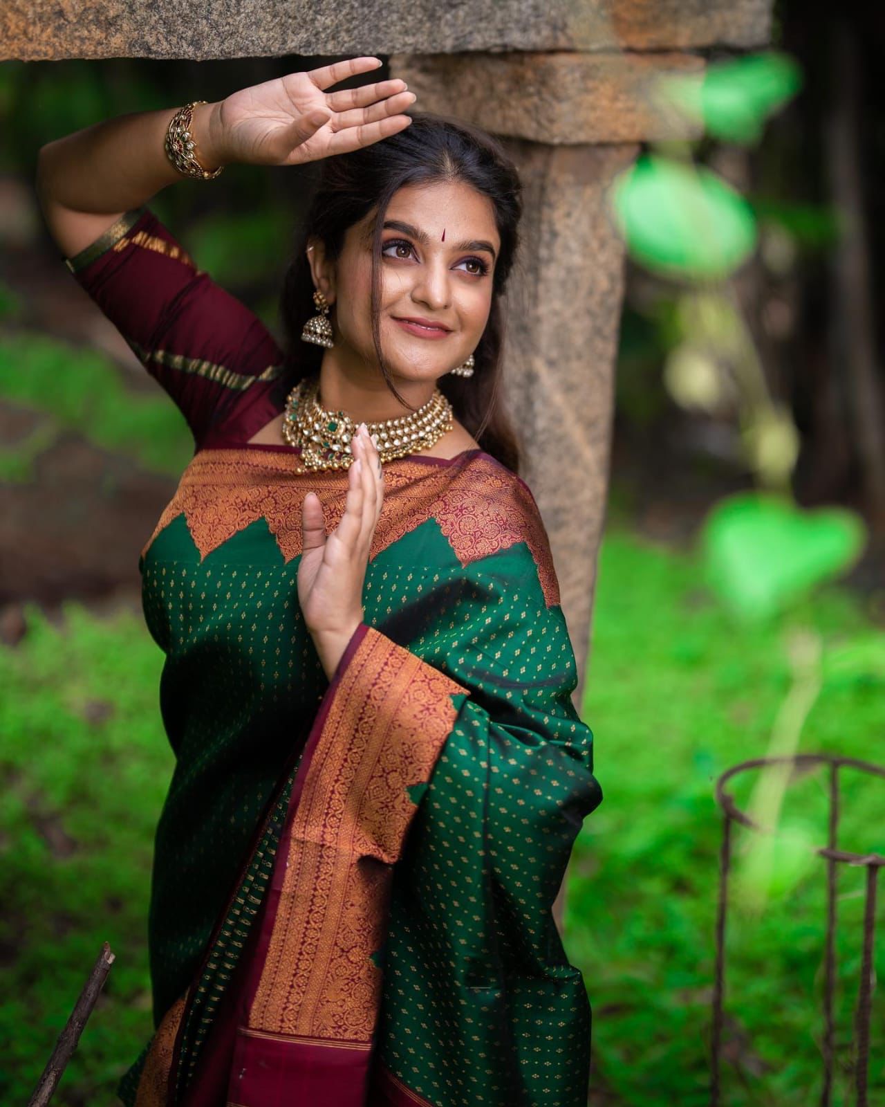 Stylish Green Soft Silk Saree with Gratifying Blouse Piece