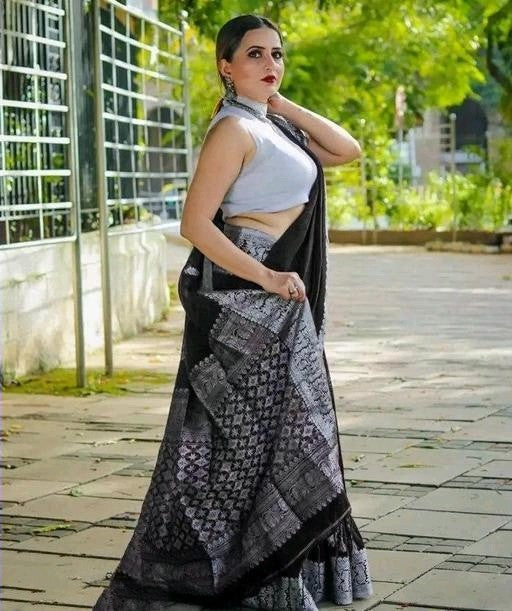 Dissemble Black Soft Silk Saree With Serendipity Blouse Piece