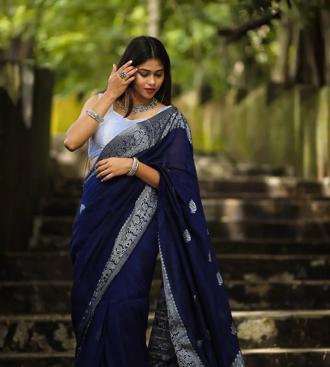 Denouement Navy Blue Soft Silk Saree With Sonorous Blouse Piece