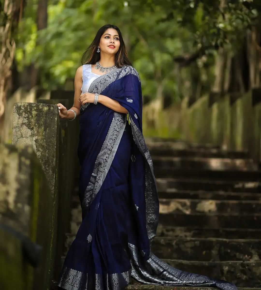 Denouement Navy Blue Soft Silk Saree With Sonorous Blouse Piece