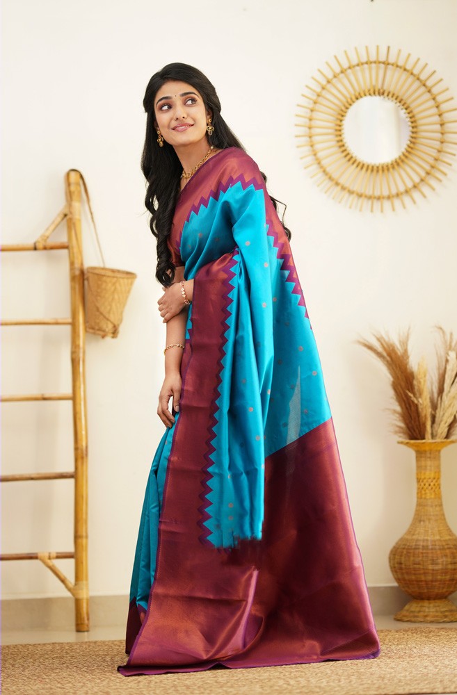 Lissome Firozi Soft Silk Saree With Captivating Blouse Piece