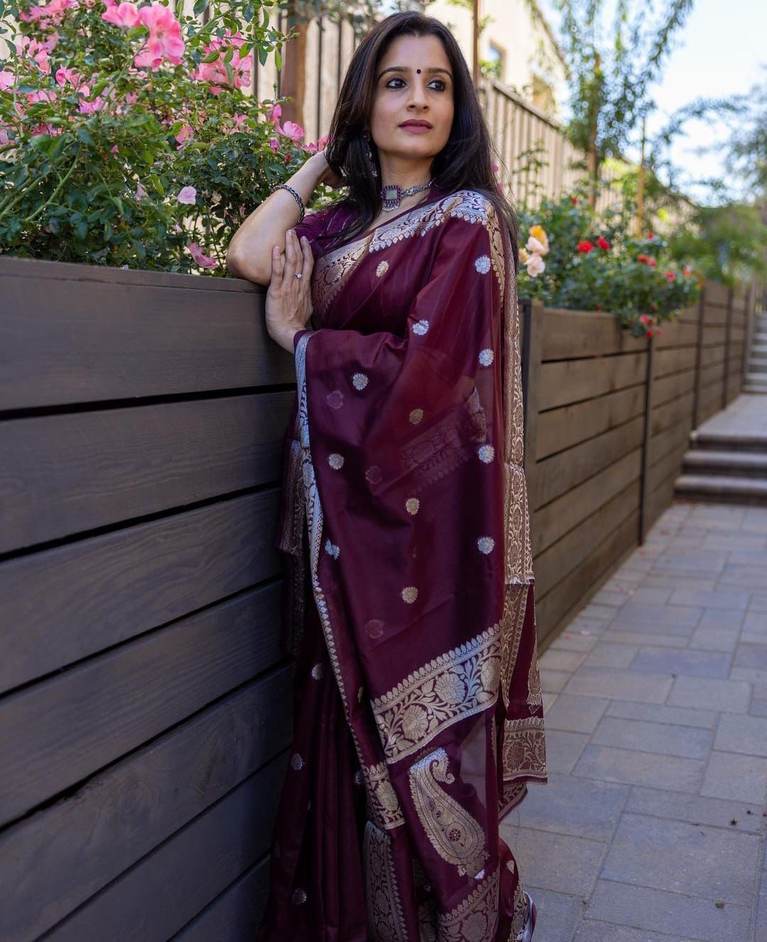 Allure Maroon Cotton Silk Saree With Enamoring Blouse Piece