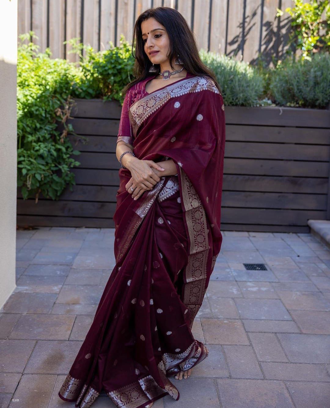 Allure Maroon Cotton Silk Saree With Enamoring Blouse Piece